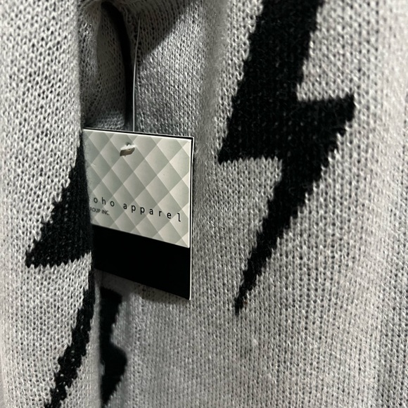 New Soho Apparel Sweater - Picture 3 of 3